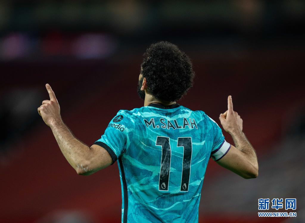  利物浦三球完胜曼联，萨拉赫传射主导比赛  