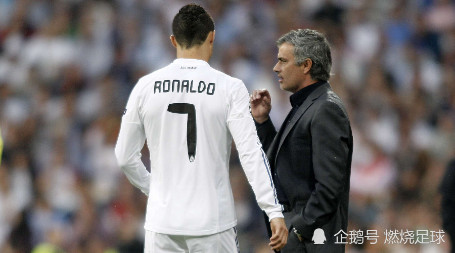  圣埃蒂安功勋队长佩林退役，二十载生涯终留绿茵传奇  